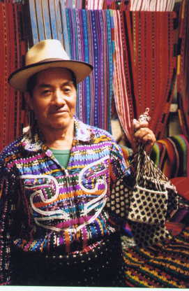Solola shoulder bags with craftsman.JPG (23970 bytes)