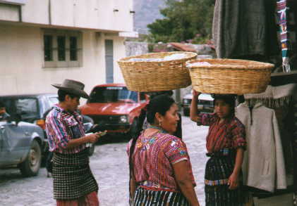 solola1.jpg (18986 bytes)